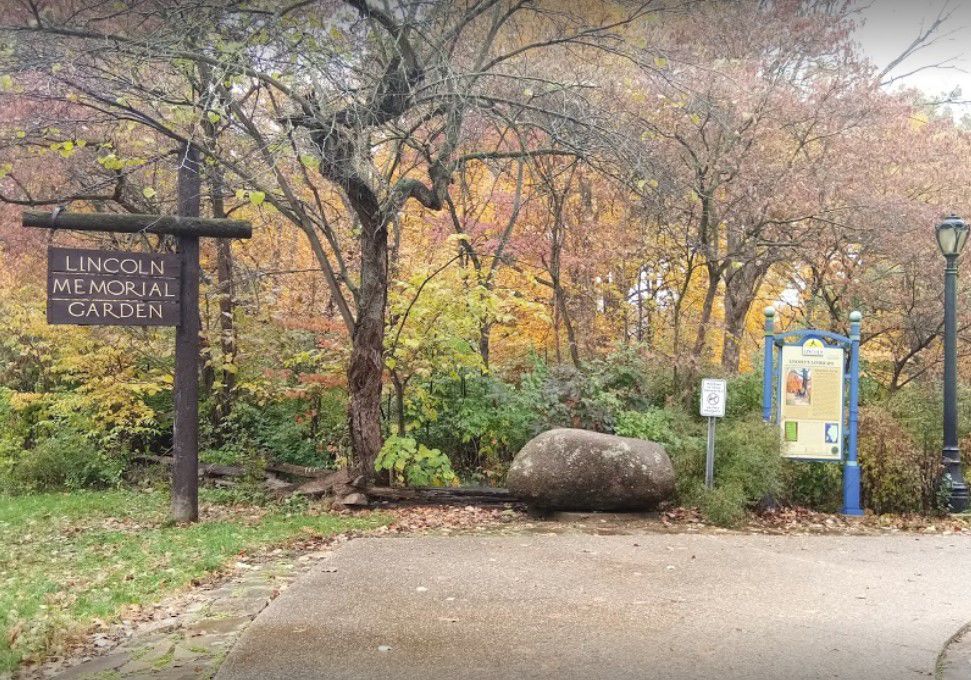 Lincoln Memorial Garden and Nature Center
